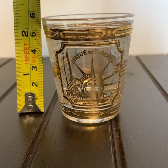 Vintage Culver 22KT Gold statue of liberty souvenir shot Glass. - Picture 3 of 7